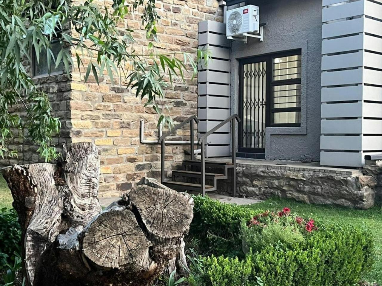 A Little Guesthouse بلومفونتين المظهر الخارجي الصورة