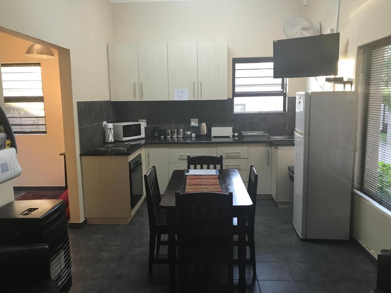 A Little Guesthouse بلومفونتين المظهر الخارجي الصورة